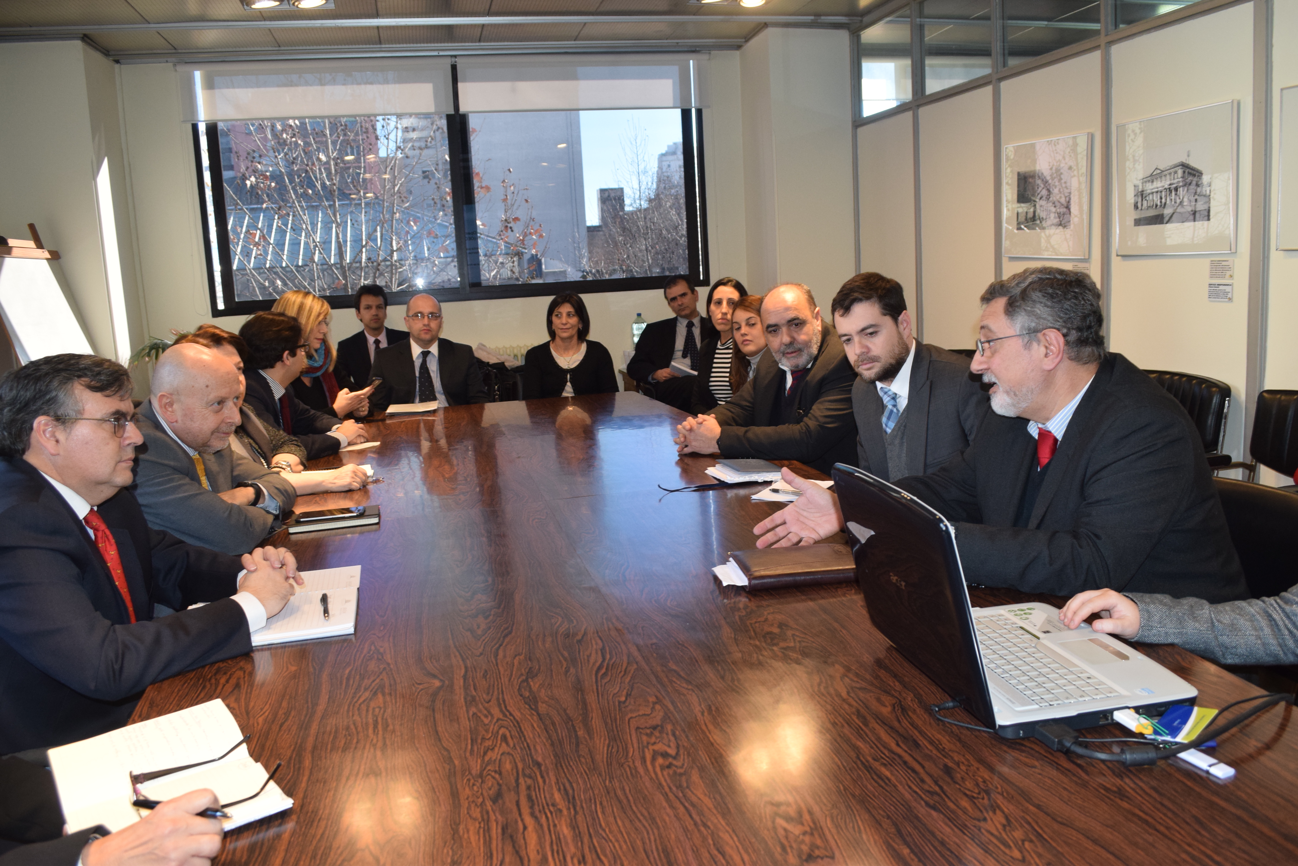 DNA present&oacute; su Programa OEC al MRREE y Presidencia