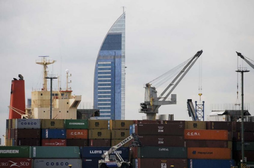 Cronolog&iacute;a de la disputa entre Katoen Natie y Montecon en el puerto