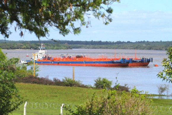 Jurista experto pone en duda desarrollo del proyecto de una hidrov&iacute;a en el r&iacute;o Uruguay