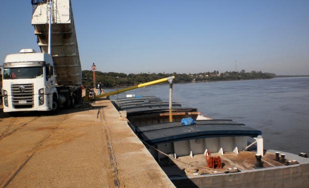 Transporte de carga: frenan conflicto tras d&iacute;a de paro