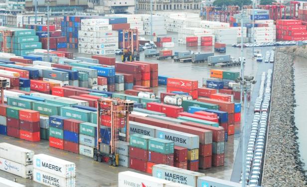 Cae el d&eacute;ficit de la balanza comercial de bienes