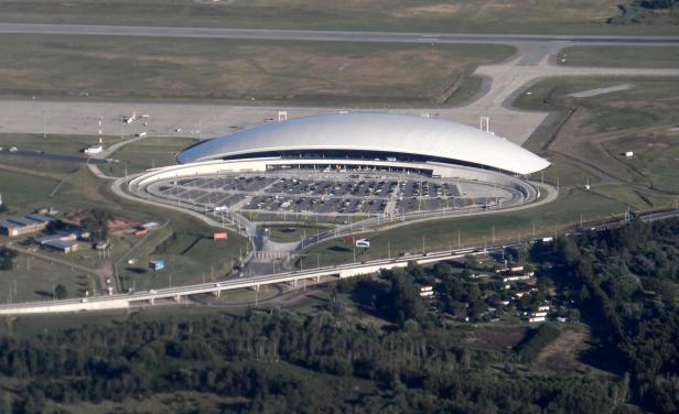 Tambi&eacute;n caen los tr&aacute;nsitos de mercader&iacute;a en el Aeropuerto