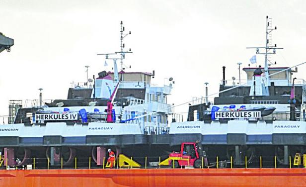 Primer convoy a Palmira de novel naviera guaran&iacute;