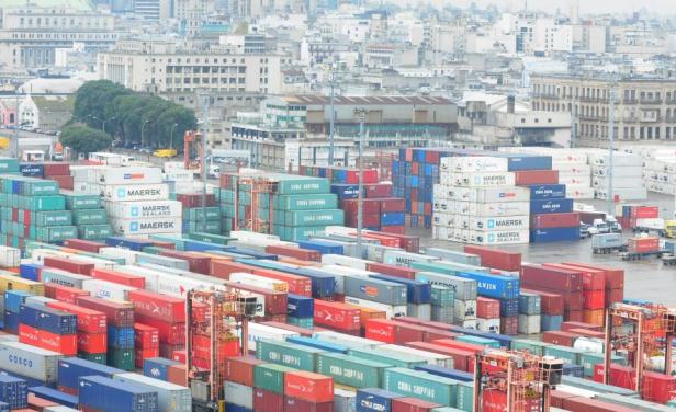 Econom&iacute;a ajusta e impacta en importaciones