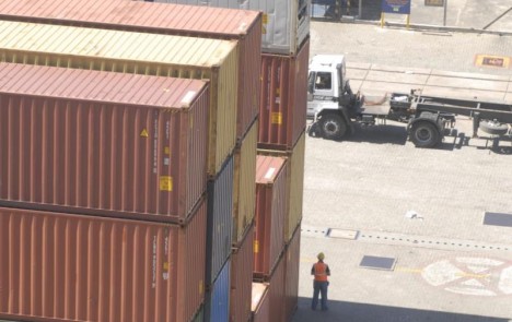 Mejoran t&eacute;rminos de intercambio pese a baja en precios exportados