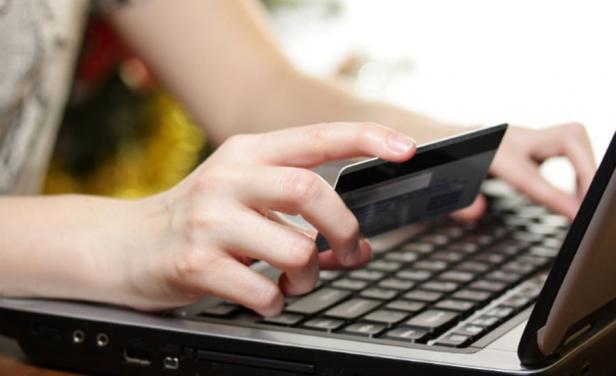 MEF revoca decisi&oacute;n de la Aduana sobre compras web